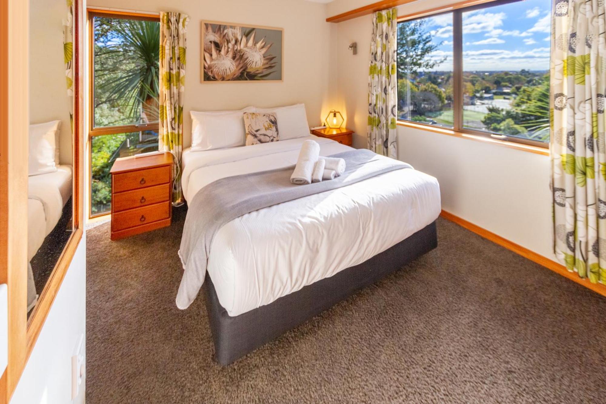 Sherwood Lodge 4-Bedroom Holiday Home With Spectacular Views Крайстчёрч Экстерьер фото